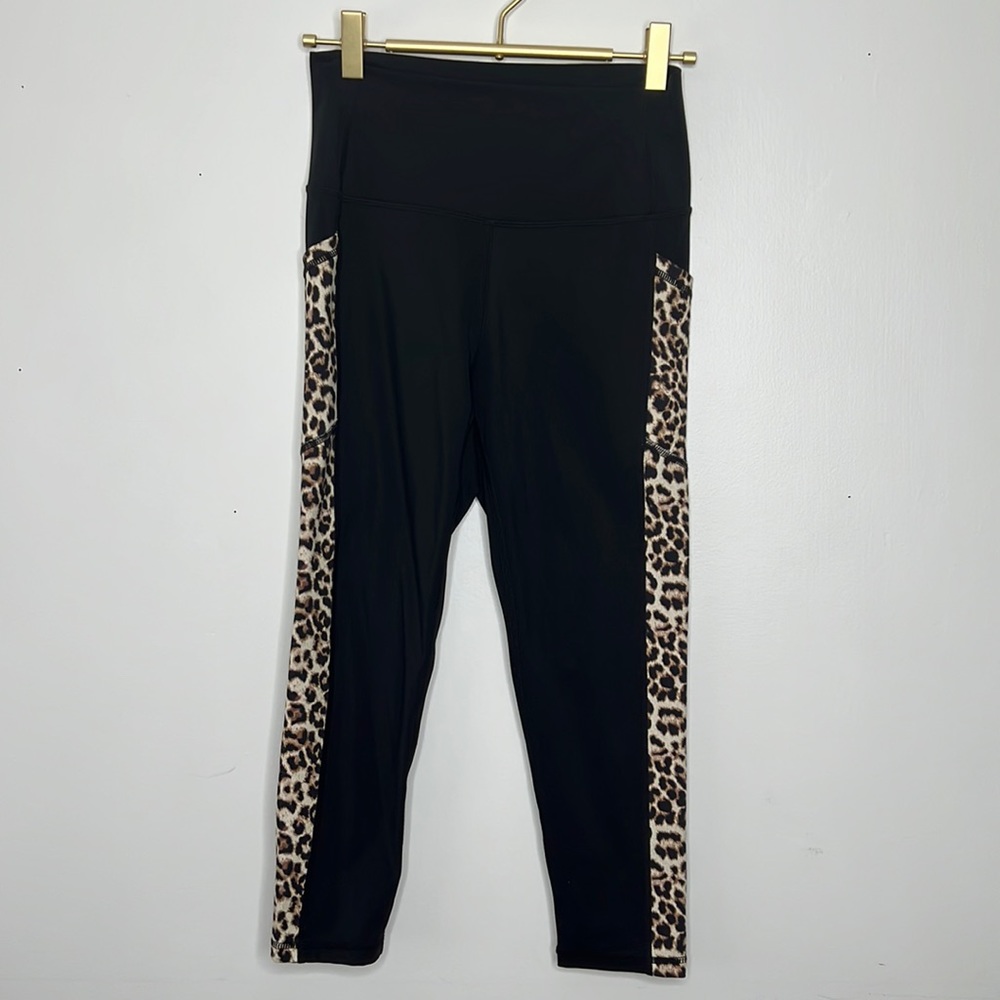 Zyia Size 6-8 Leopard Pocket Brilliant High Rose Capri 20”